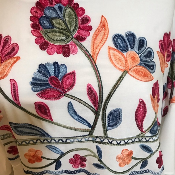 RENEE C EMBROIDERED TOP. Medium - Picture 2 of 6